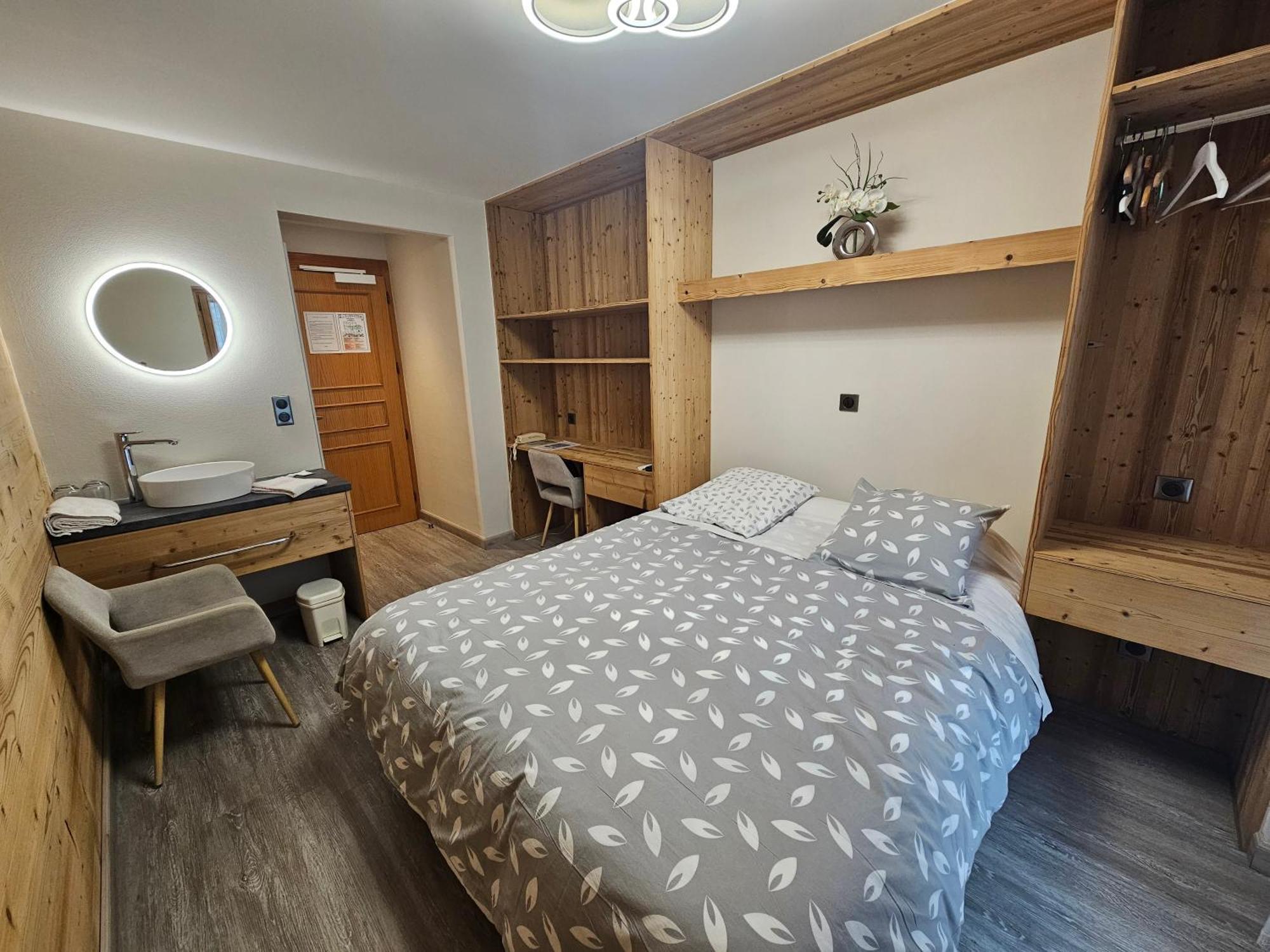 Hotel Plein Soleil Vacheresse エクステリア 写真