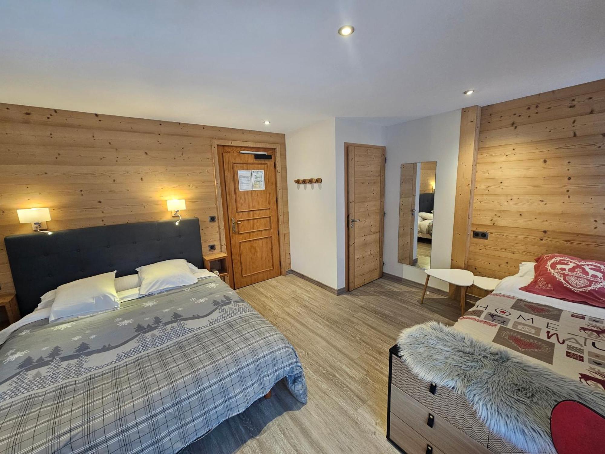 Hotel Plein Soleil Vacheresse エクステリア 写真