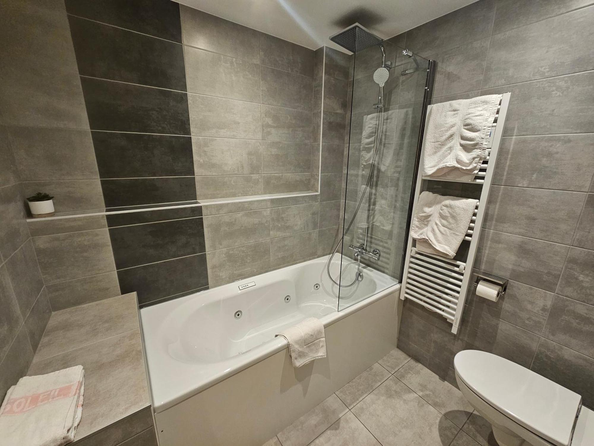 Hotel Plein Soleil Vacheresse エクステリア 写真