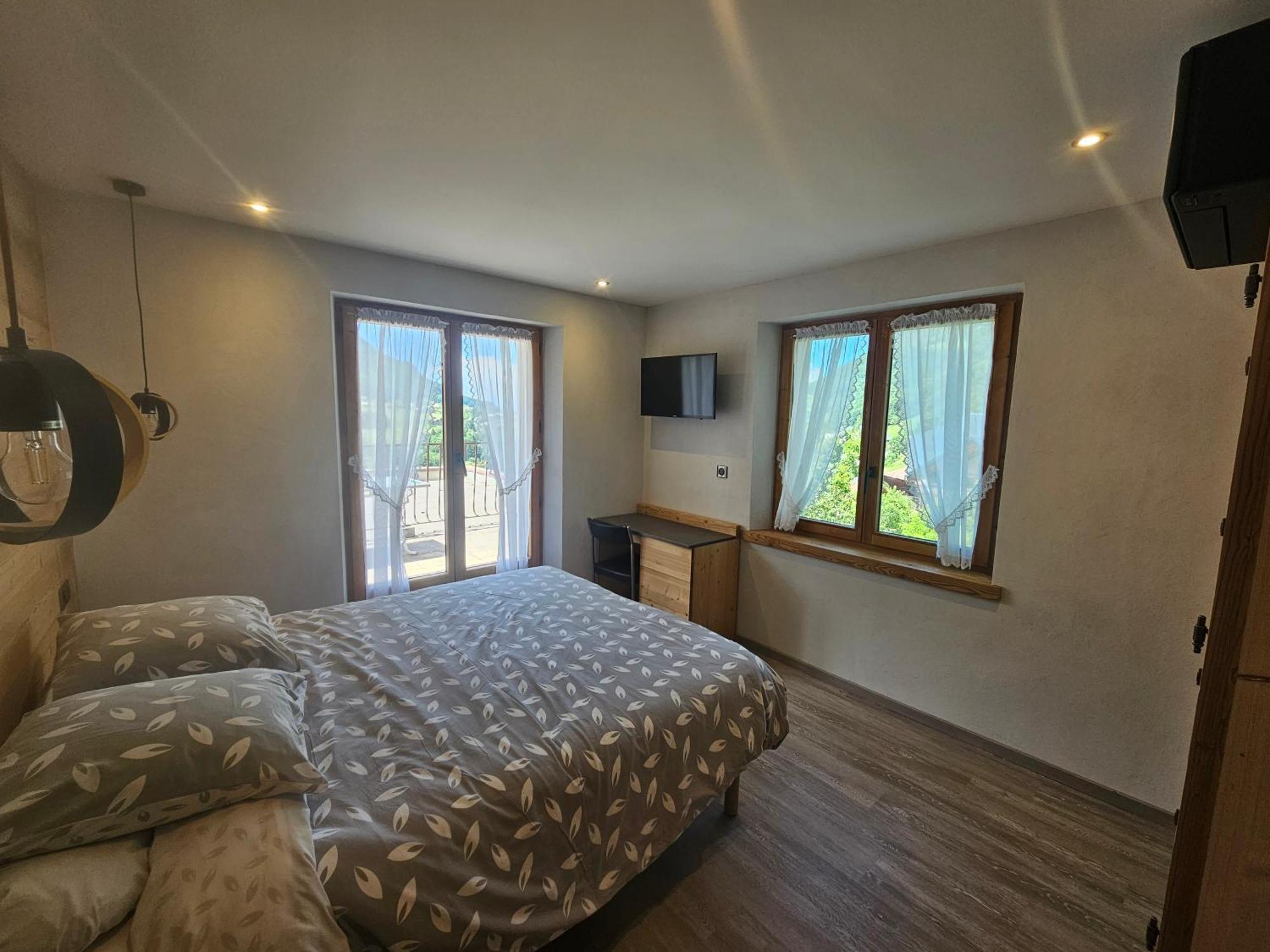 Hotel Plein Soleil Vacheresse エクステリア 写真
